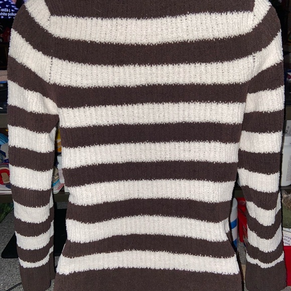 greendog Hoodie Sweater - Picture 4 of 4